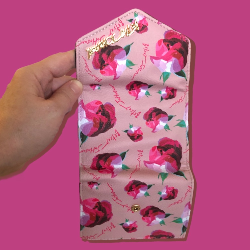 💋 Luv Betsey | Lana Flap Peachy Vegan Leather Wallet Pink Multi Rose 🌹 Pattern - Picture 3 of 9